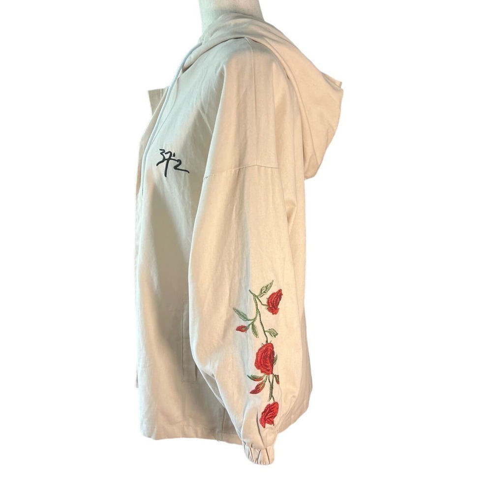 NWT Zaful Embroidered Rose Hooded Jacket, 3/4 Sleeve, Lightweight, Tan, size XL